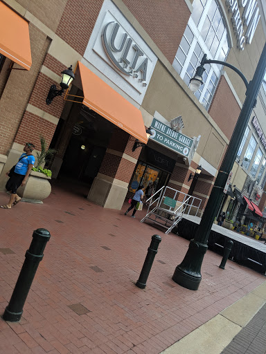 Shopping Mall «Downtown Silver Spring», reviews and photos, 908 Ellsworth Dr, Silver Spring, MD 20910, USA