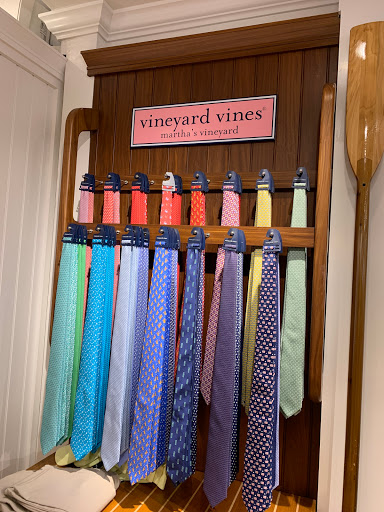 Clothing Store «Vineyard Vines», reviews and photos, 56 Narragansett Ave, Oak Bluffs, MA 02557, USA