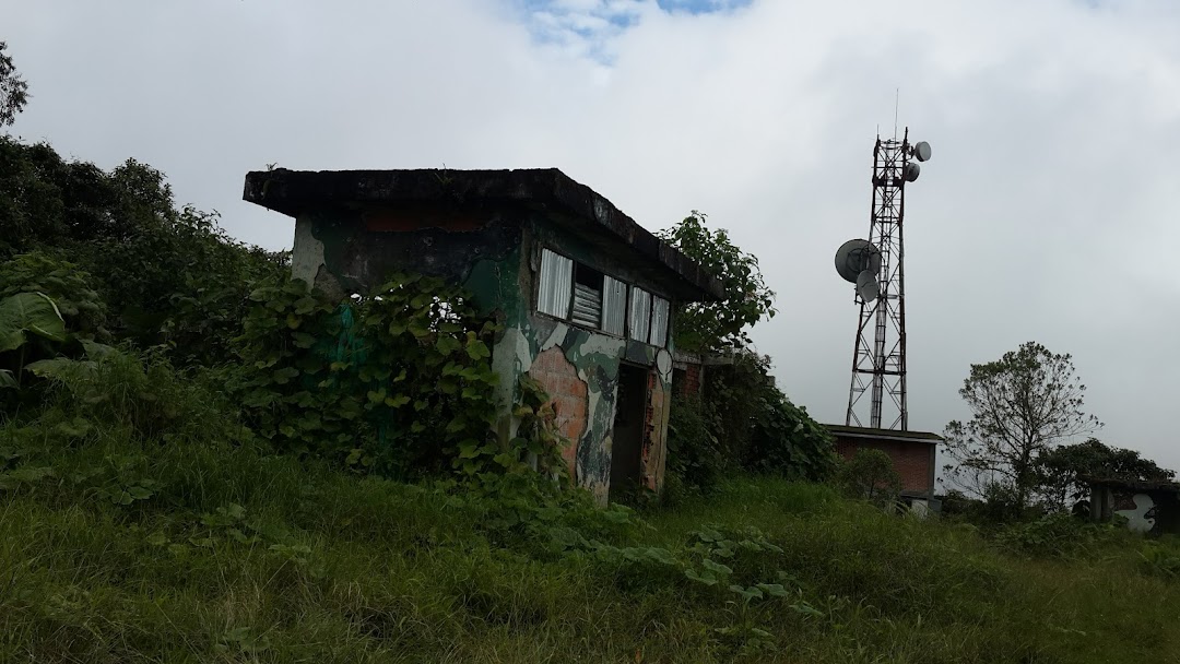 Base de comunicación Cerro Tokio