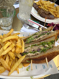 Club sandwich du Restaurant français Brasserie Dubillot à Paris - n°7