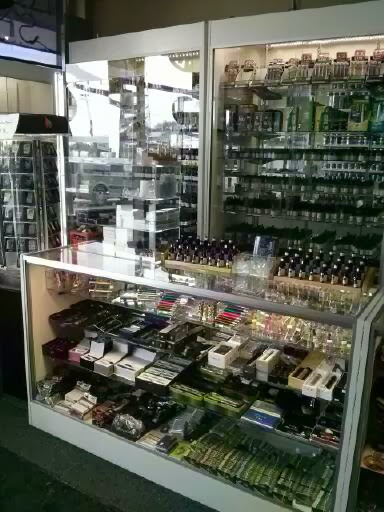 Tobacco Shop «Tobacco Tree Inc», reviews and photos, 1734 Lexington Ave N, Roseville, MN 55113, USA