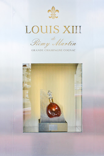 Liquor Store «Portofino Wine Bank», reviews and photos, 500 S. Pointe Dr #110, Miami Beach, FL 33139, USA