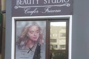 Beauty Studio Galați - Coafor, Frizerie, Tratamente păr, Extensii de gene, Keratină image