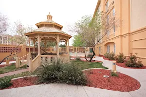 La Quinta Inn & Suites by Wyndham Albuquerque West image