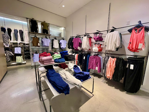 Sportswear Store «lululemon», reviews and photos, 334 Santana Row #1035, San Jose, CA 95128, USA