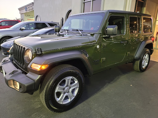 Used Car Dealer «Shaver Chrysler Dodge Jeep RAM & FIAT», reviews and photos, 3888 Thousand Oaks Blvd, Thousand Oaks, CA 91362, USA