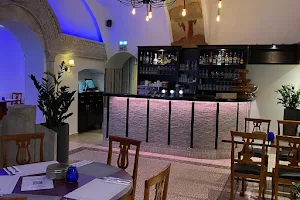 Plaka Restaurant & Weinbar – Der Grieche beim Graben image