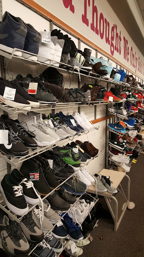 Clothing Store «Burlington Coat Factory», reviews and photos, 9321 Telegraph Rd, Redford Charter Twp, MI 48239, USA