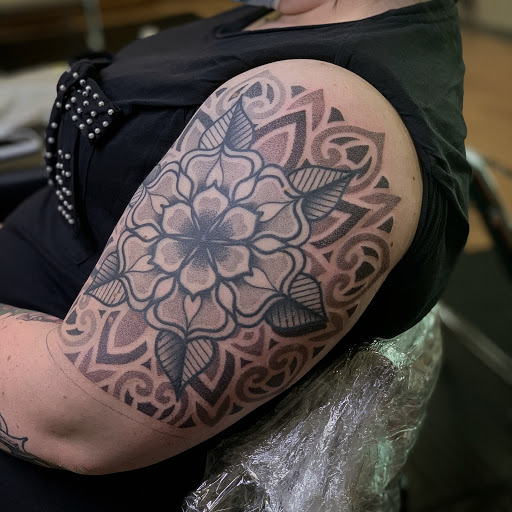 THE GOOD CHOICE TATTOO PARLOR