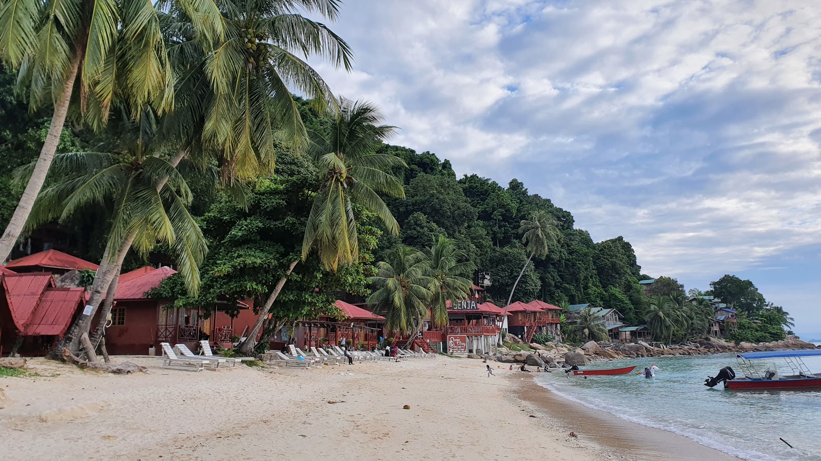 Photo of Coral Bay Perhentian Kecil and the settlement