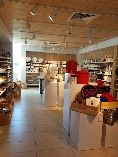 Furniture Store «Crate and Barrel», reviews and photos, 2201 N Westshore Blvd, Tampa, FL 33607, USA