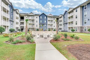 Lighthouse Wilmington | UNCW Off-Campus Student Housing image