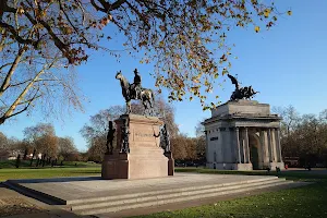 Equestrian Statue of the Duke of Wellington image