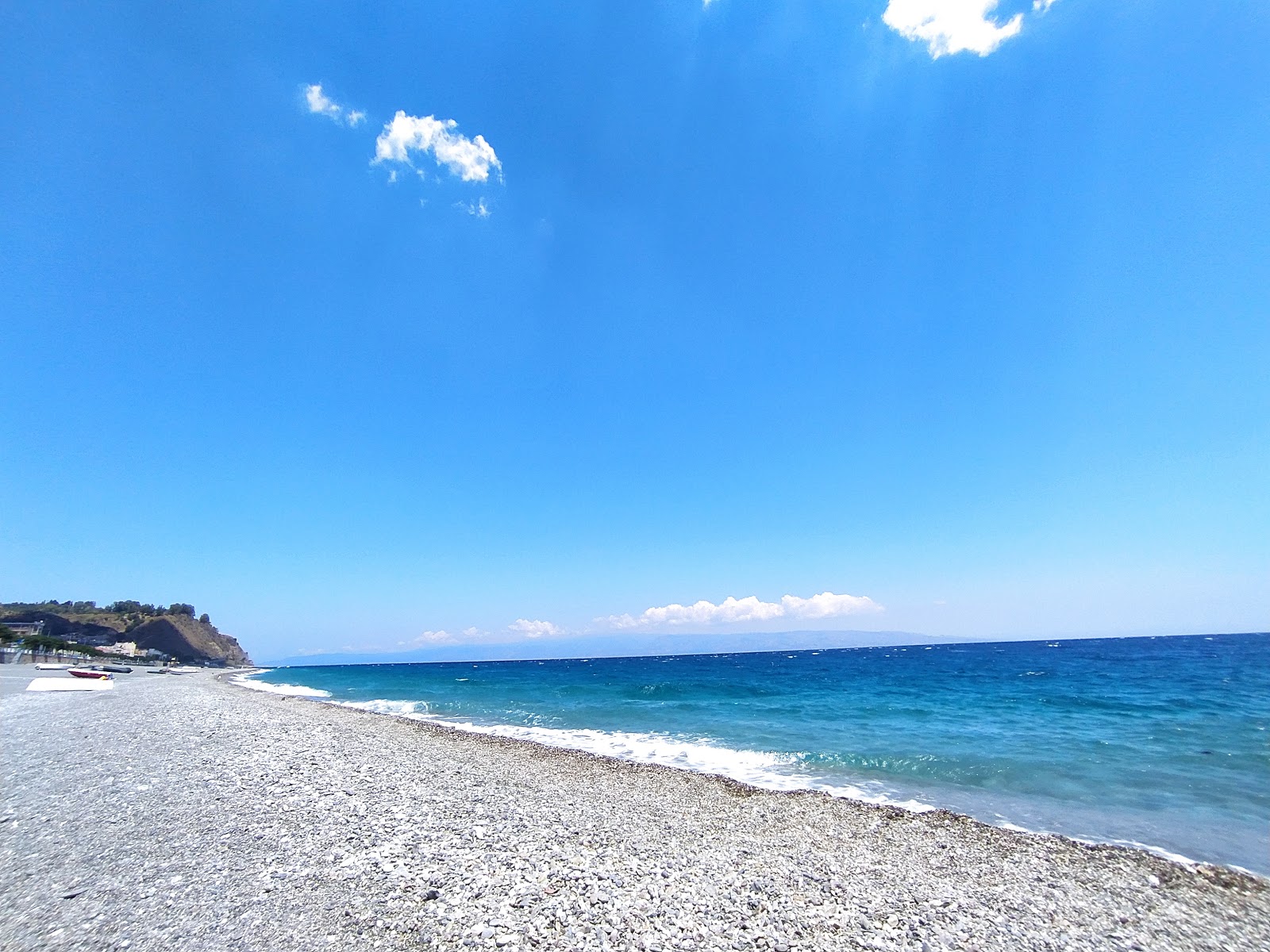 Foto de Ali Terme beach área de servicios