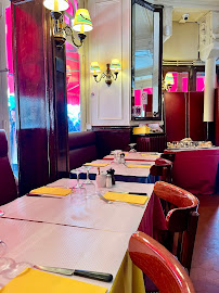 Atmosphère du Restaurant de viande Le Relais de Venise - son entrecôte à Paris - n°5