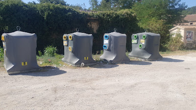 Poubelle de tri sélectif à Bollène