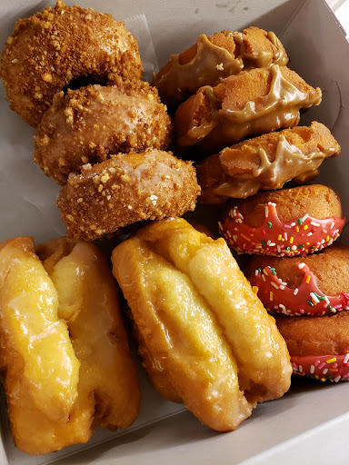 Donut Shop «Golden Donuts Place», reviews and photos, 104 E Foothill Blvd, Arcadia, CA 91006, USA