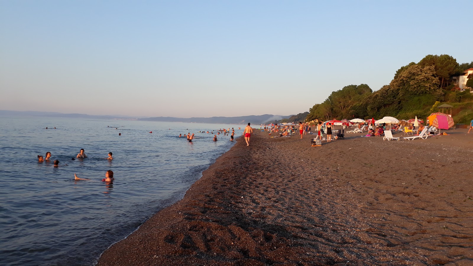 Foto av Kemos Aile Plaji med turkos rent vatten yta