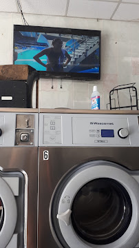 DFH Laundromat - Photo 2 - Car repair in New York, NY, Manhattan