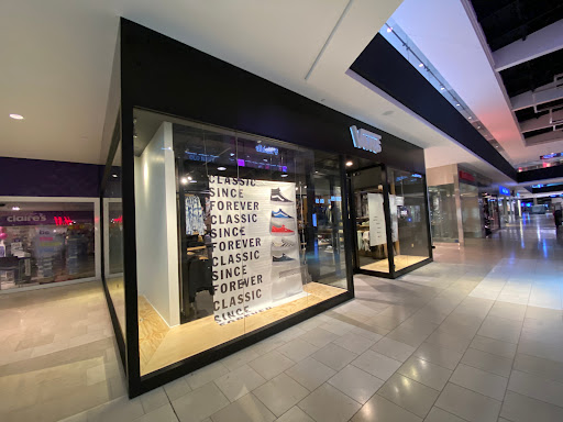 Shoe Store «Vans», reviews and photos, 400 S Baldwin Ave #251, Arcadia, CA 91007, USA