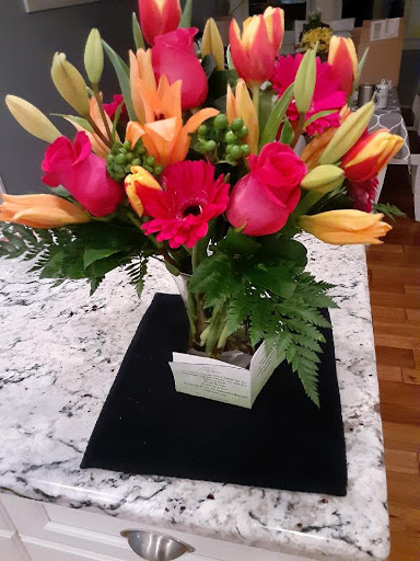 Florist «Town & Country Gardens Geneva», reviews and photos, 216 W State St, Geneva, IL 60134, USA