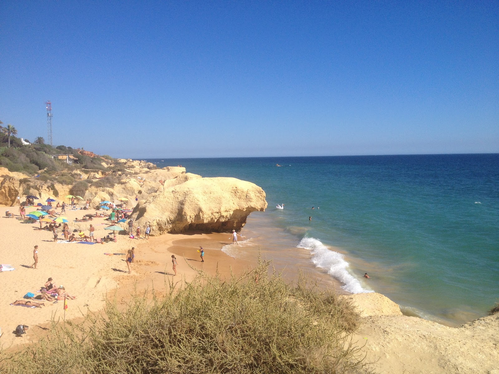 Praia da Gale的照片 具有非常干净级别的清洁度