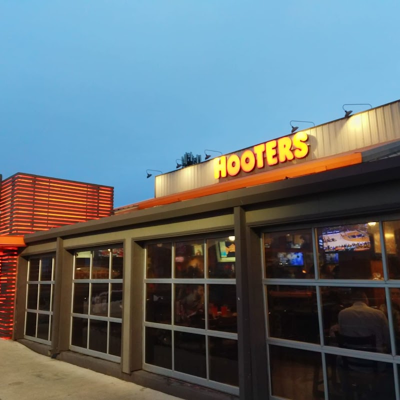 Hooters