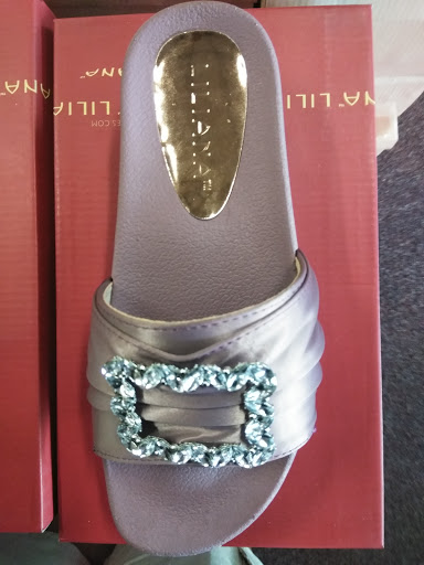 Shoe Store «SHOE! TIME 87», reviews and photos, 8533 S Cottage Grove Ave, Chicago, IL 60619, USA