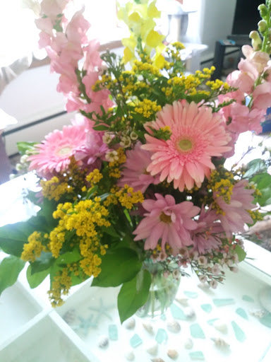 Florist «City Line Florist», reviews and photos, 2978 Nichols Ave, Trumbull, CT 06611, USA