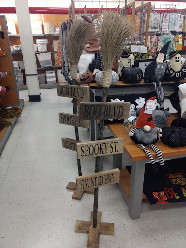 Department Store «T.J. Maxx», reviews and photos, 154 Rt. 9 - Rd 3, Englishtown, NJ 07726, USA