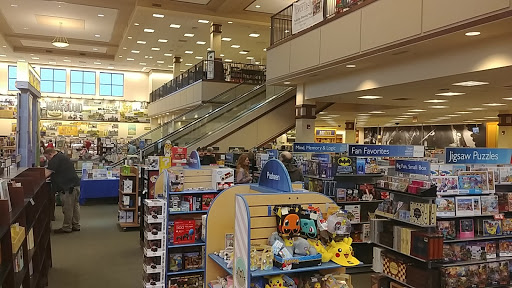Book Store «Barnes & Noble», reviews and photos, 4550 University Ave, West Des Moines, IA 50266, USA