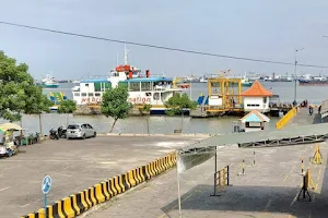 Pelabuhan Kamal image