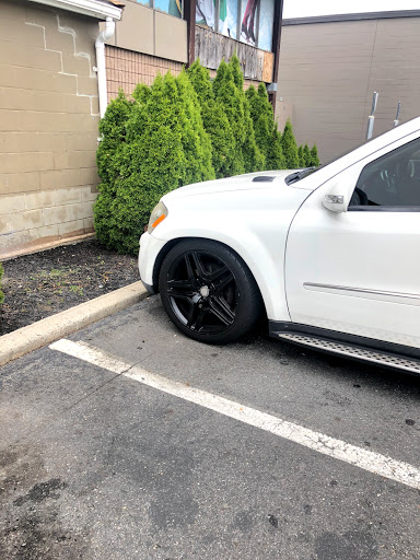 Auto Repair Shop «Meineke Car Care Center», reviews and photos, 411 Broad St, Lynn, MA 01901, USA