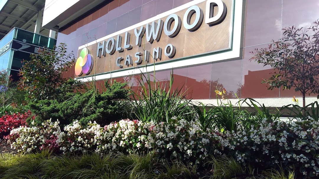 Hollywood CASINO Y CAFE CONCERT