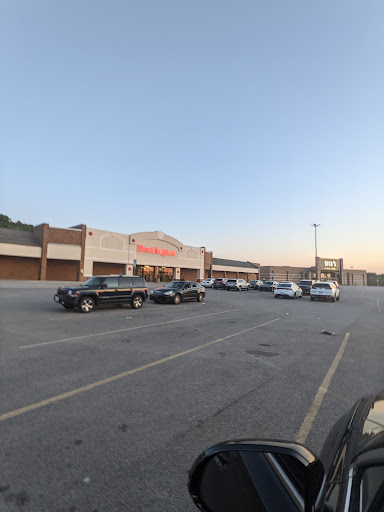 Clothing Store «Burlington Coat Factory», reviews and photos, 510 Howe Ave, Cuyahoga Falls, OH 44221, USA