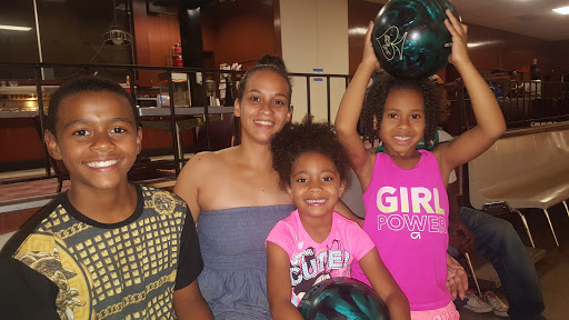 Bowling Alley «Cloverleaf Lanes», reviews and photos, 5619 Brecksville Rd, Independence, OH 44131, USA