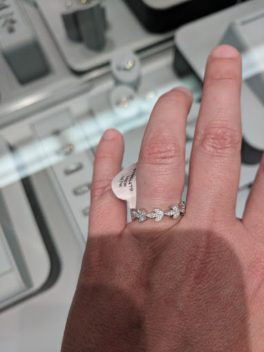 Jeweler «Shane Co.», reviews and photos, 2515 Hurstbourne Gem Ln, Louisville, KY 40220, USA