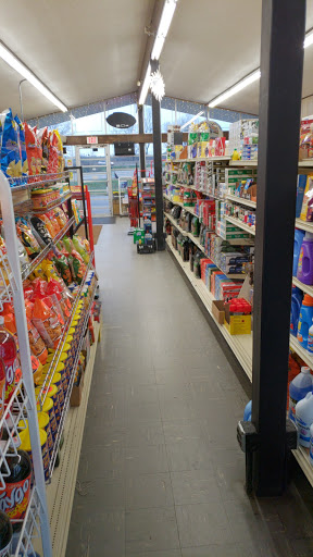 Beer Store «Lakeside Party Store», reviews and photos, 5509 Ann Arbor Rd, Jackson, MI 49201, USA