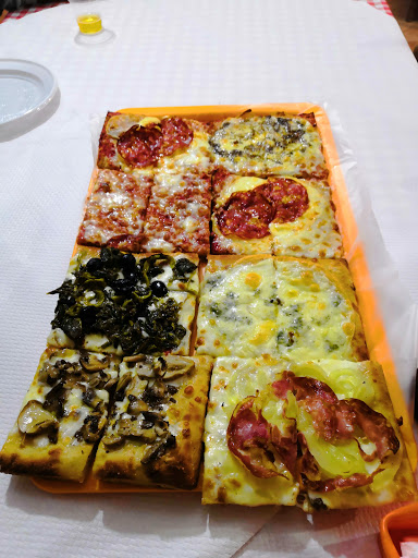 Forno a Legna - Pizzeria al Taglio Giannantonio in Guardiaregia, Provincia di Campobasso