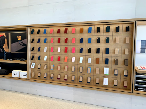 Computer Store «Apple Biltmore», reviews and photos, 2502 E Camelback Rd, Phoenix, AZ 85016, USA