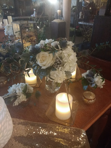 Florist «Four Finches Flowers & Gifts», reviews and photos, 1320 Sherman Ave #105, Evanston, IL 60201, USA