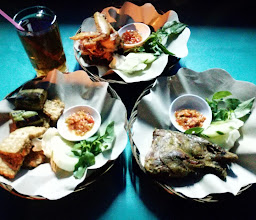 Bebek & Ayam Goreng \
