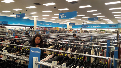 Clothing Store «Ross Dress for Less», reviews and photos, 9727 Laurel Canyon Blvd, Arleta, CA 91331, USA