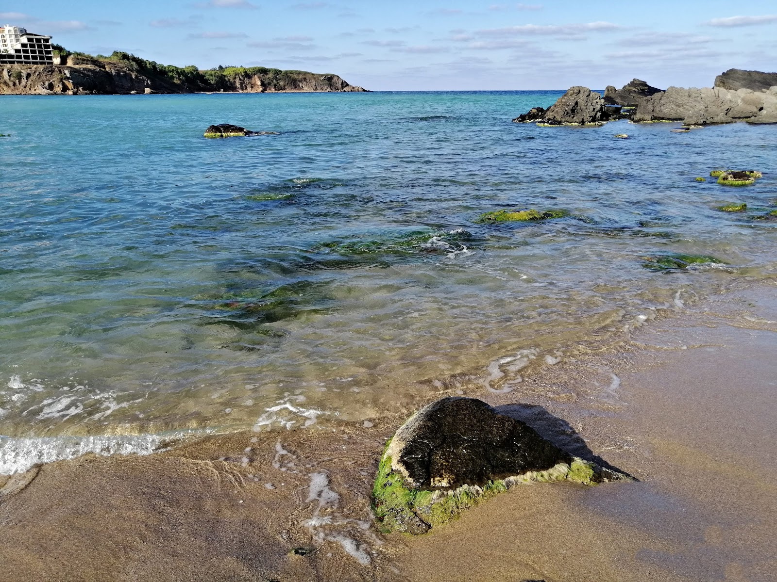 Foto di Butamyata beach e l'insediamento