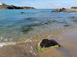 Foto di Butamyata beach e l'insediamento