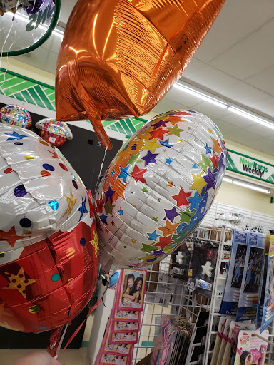 Dollar Store «Dollar Tree», reviews and photos, 1460 NE Baker St, McMinnville, OR 97128, USA