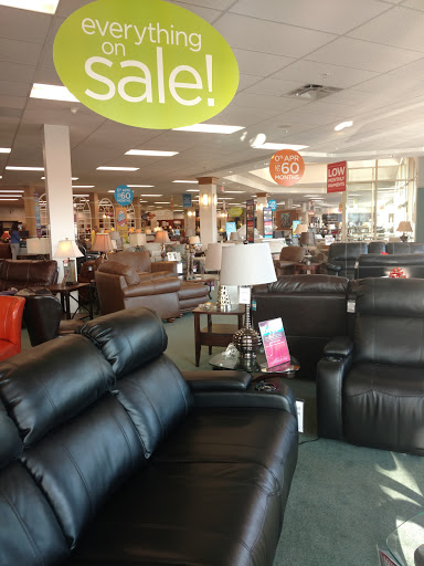 Furniture Store «Raymour & Flanigan Furniture and Mattress Store», reviews and photos, 2780 W Ridge Rd, Rochester, NY 14626, USA