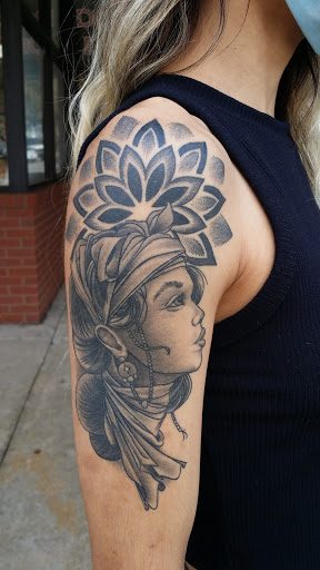 Tattoo Shop «Double Deuce Tattoo and Art Gallery», reviews and photos, 937 N Harrison Ave, Cary, NC 27513, USA