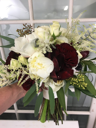 Florist «Floral Elegance», reviews and photos, 28 Grafton St, Millbury, MA 01527, USA