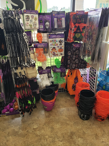 Dollar Store «Dollar Tree», reviews and photos, 7041 Brookfield Plaza, Springfield, VA 22150, USA